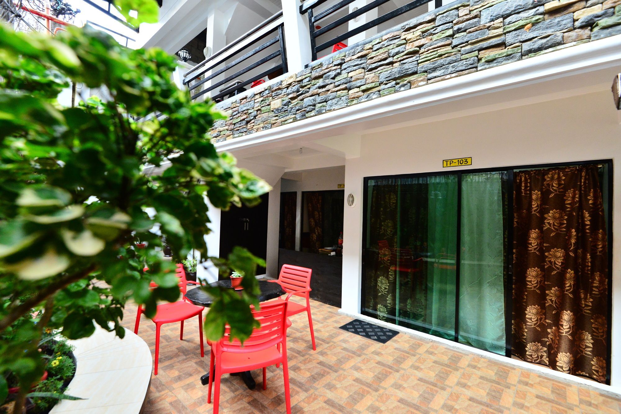 Hostel Travellers Pad Boracay Balabag  Zewnętrze zdjęcie