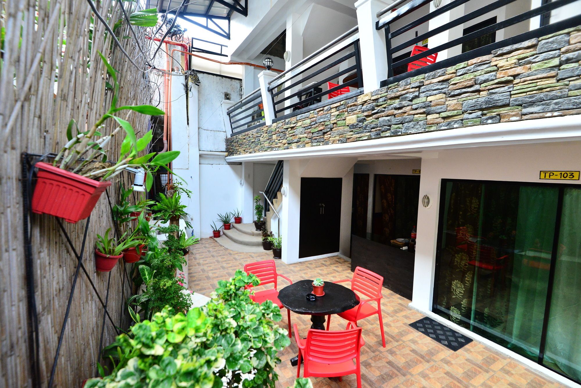 Hostel Travellers Pad Boracay Balabag  Zewnętrze zdjęcie